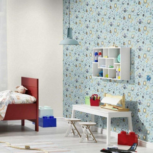 Decora la habitación de tus pequeños con Bambino 051-BAM, papel pintado infantil Decoas lleno de estrellas y planetas.