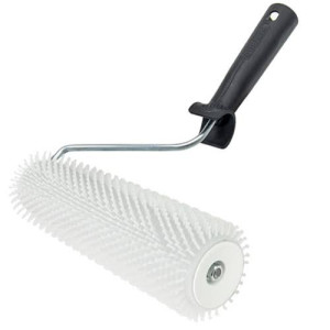 Rodillo Aireador Polietileno Ø74 24 cm, Pentrilo 07364, ideal para lograr acabados perfectos en tus proyectos de pintura.