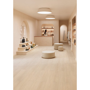 Suelo laminado FINfloor Original Sin Bisel 825B Roble Lucero, elegancia y durabilidad para tu hogar.